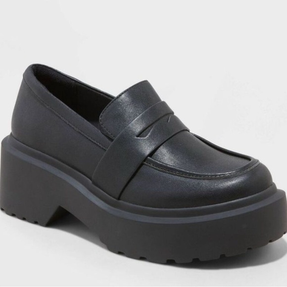 Wild Fable -  Women Slip-On Loafer Platform Low Heel  Black - Picture 1 of 4